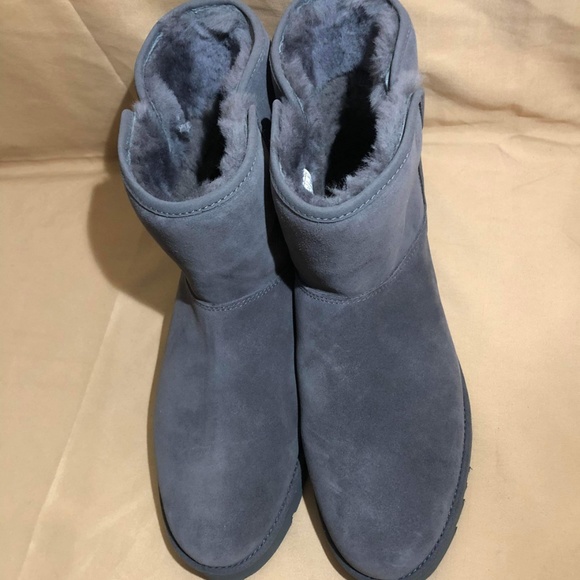 UGG Cory II Genuine Shearling Lined Boot - Picture 8 of 12